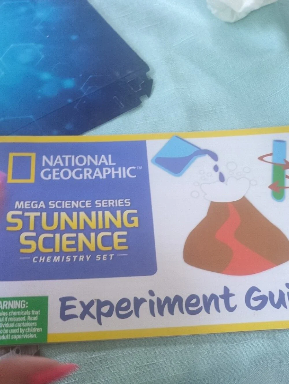 National Geographic Stunning Science Chemistry Set - Yellow, Blue, Purple